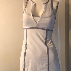 Lululemon gorgeous gray/White top